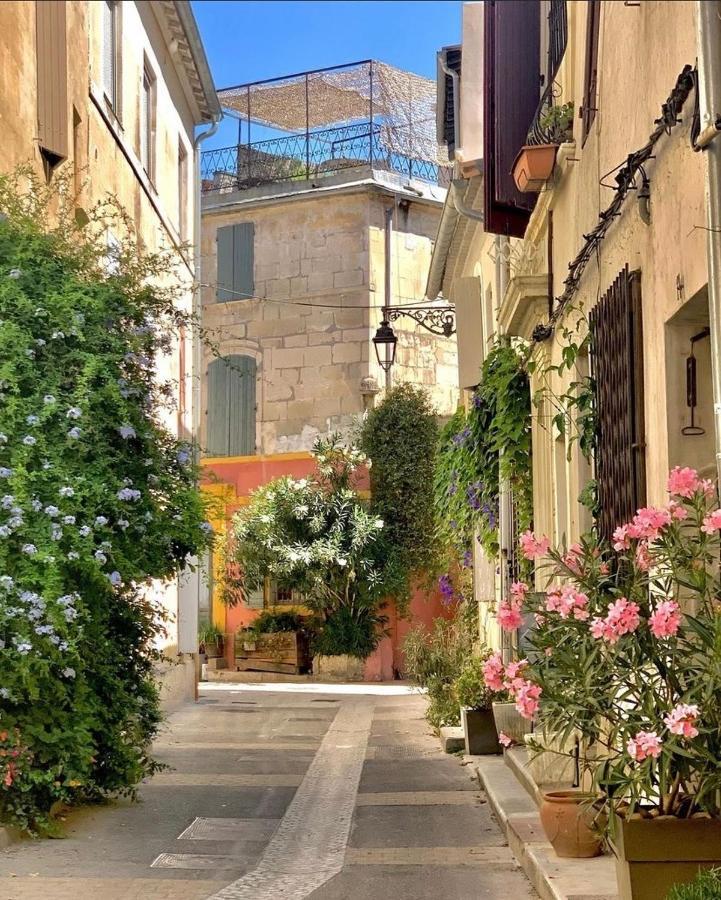 Nuit A La Roquette, Arles Apartment Exterior photo